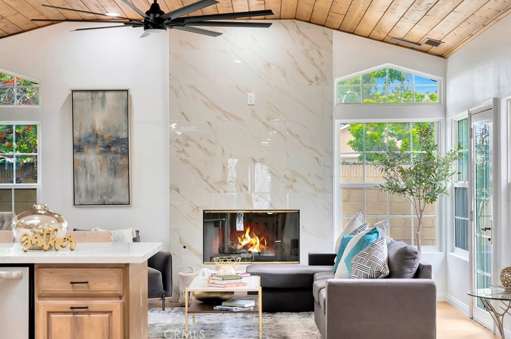 4831 Redbluff Cir, Irvine CA  92604-2475 exterior