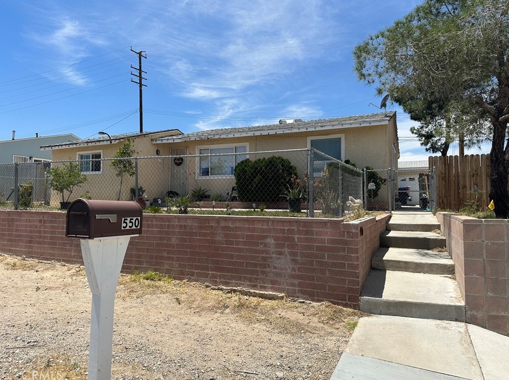 550 Lillian Dr, Barstow, CA 92311-3006