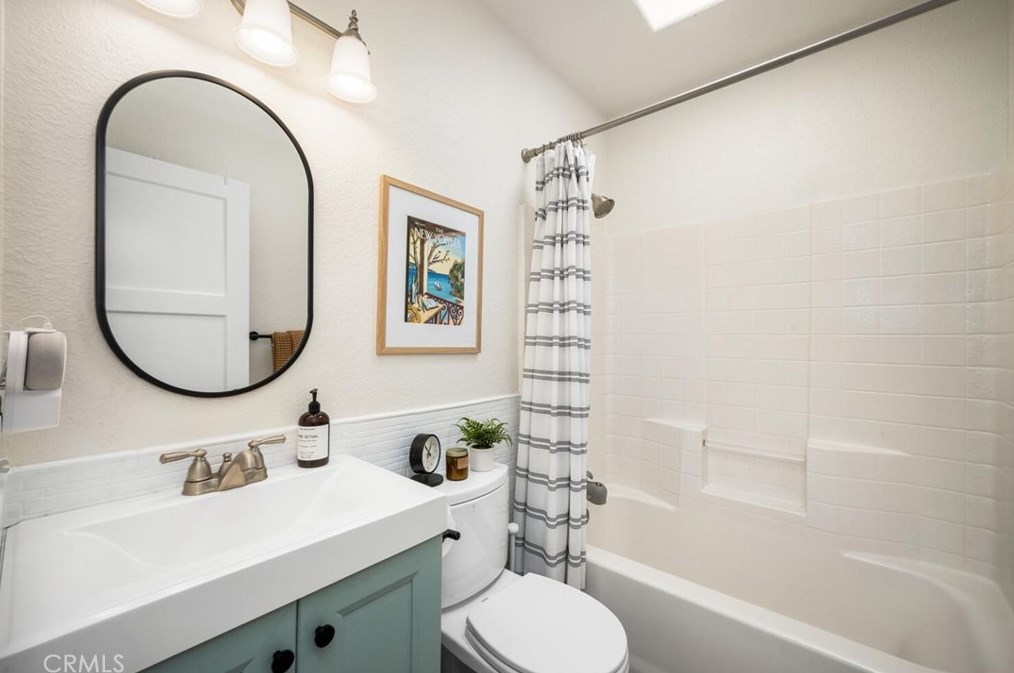 4924 Ferro St, Long Beach CA  90815-2738 exterior