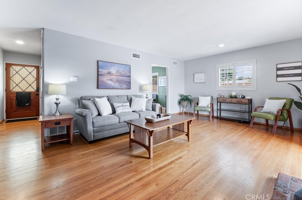 8224 Brunswick Ave, Riverside CA  92504-2408 exterior