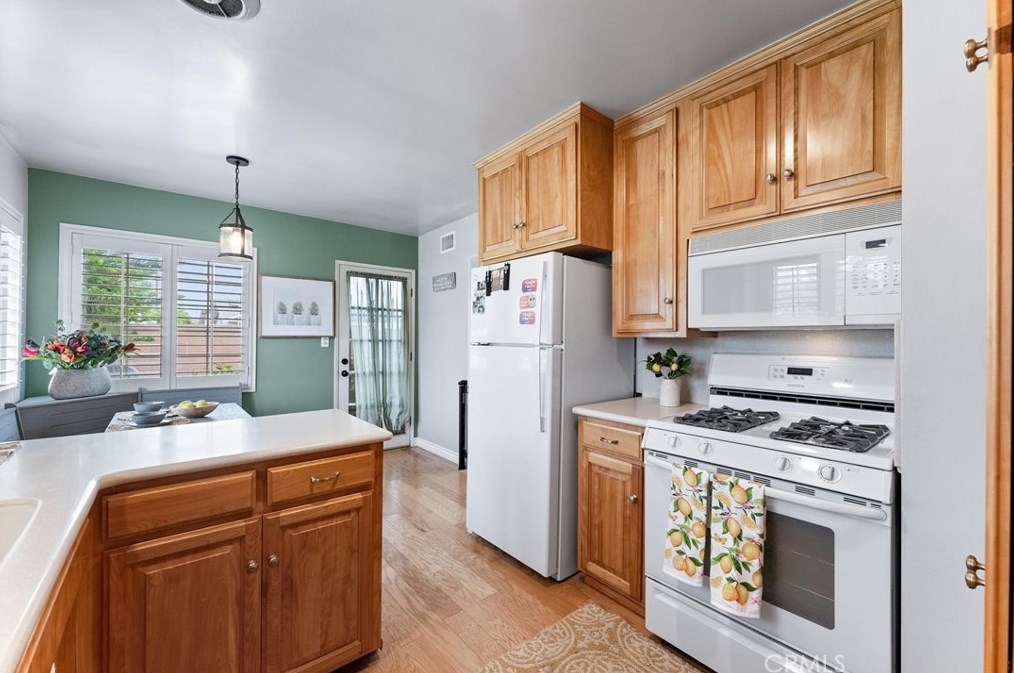 8224 Brunswick Ave, Riverside CA  92504-2408 exterior
