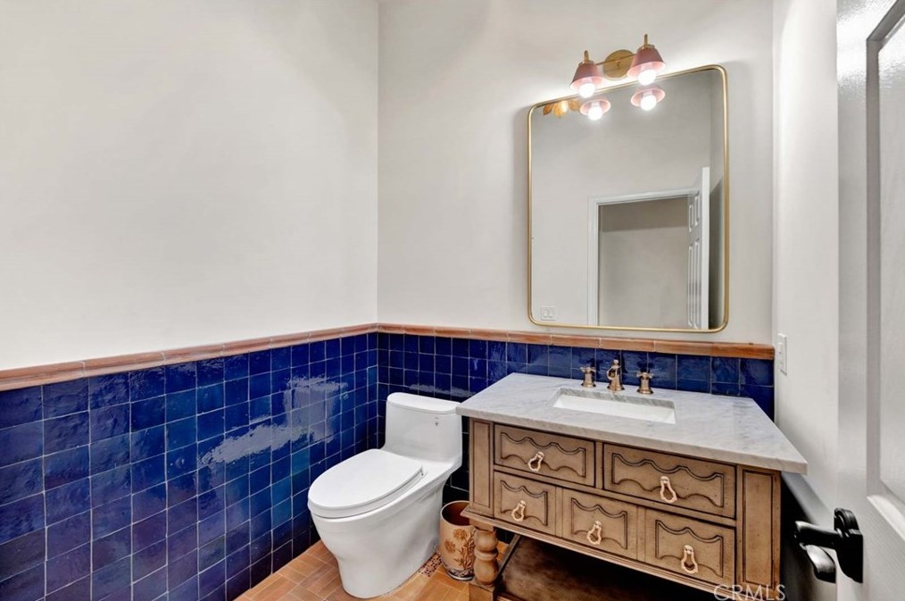 2424 San Miguel Dr, Orange CA  92867-8600 exterior