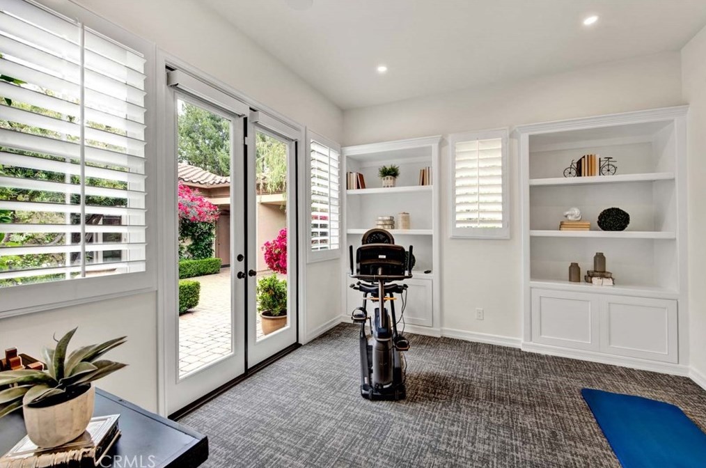 2424 San Miguel Dr, Orange CA  92867-8600 exterior