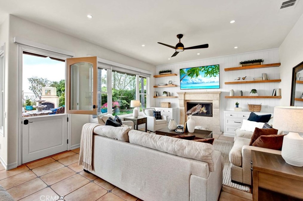 2424 San Miguel Dr, Orange CA  92867-8600 exterior