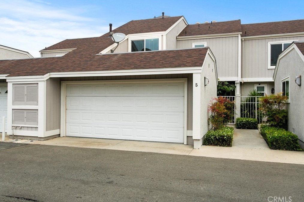 5 Robin Hill Ln, Laguna Beach, CA 92653-6013