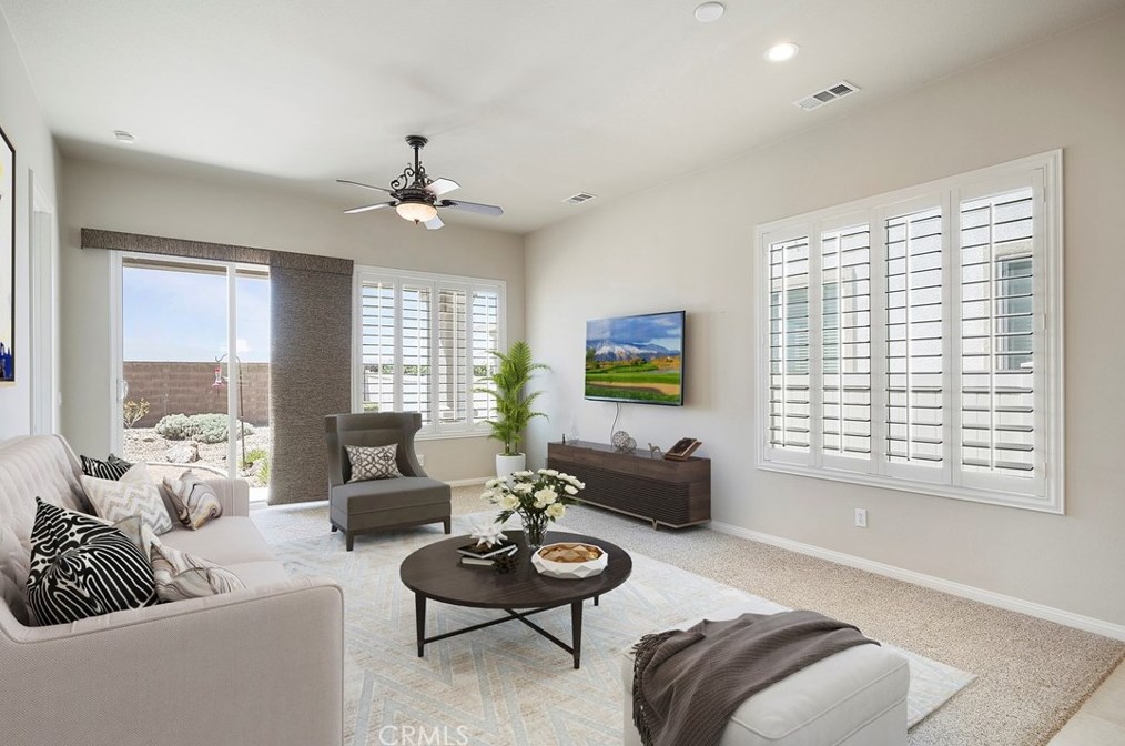 19467 Maple Creek Rd, Apple Valley, CA 92308-3356