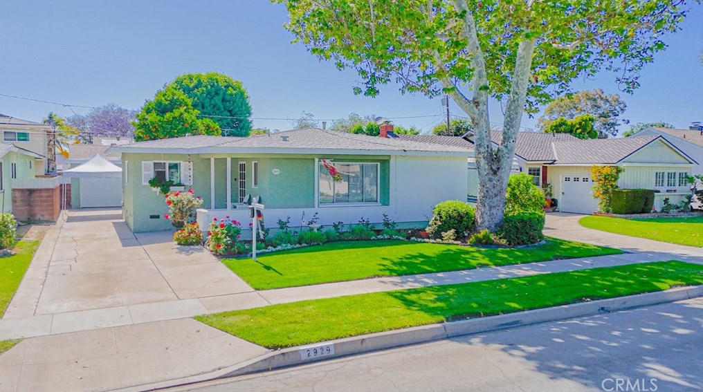 2929 Petaluma Ave, Long Beach CA  90815-1616 exterior