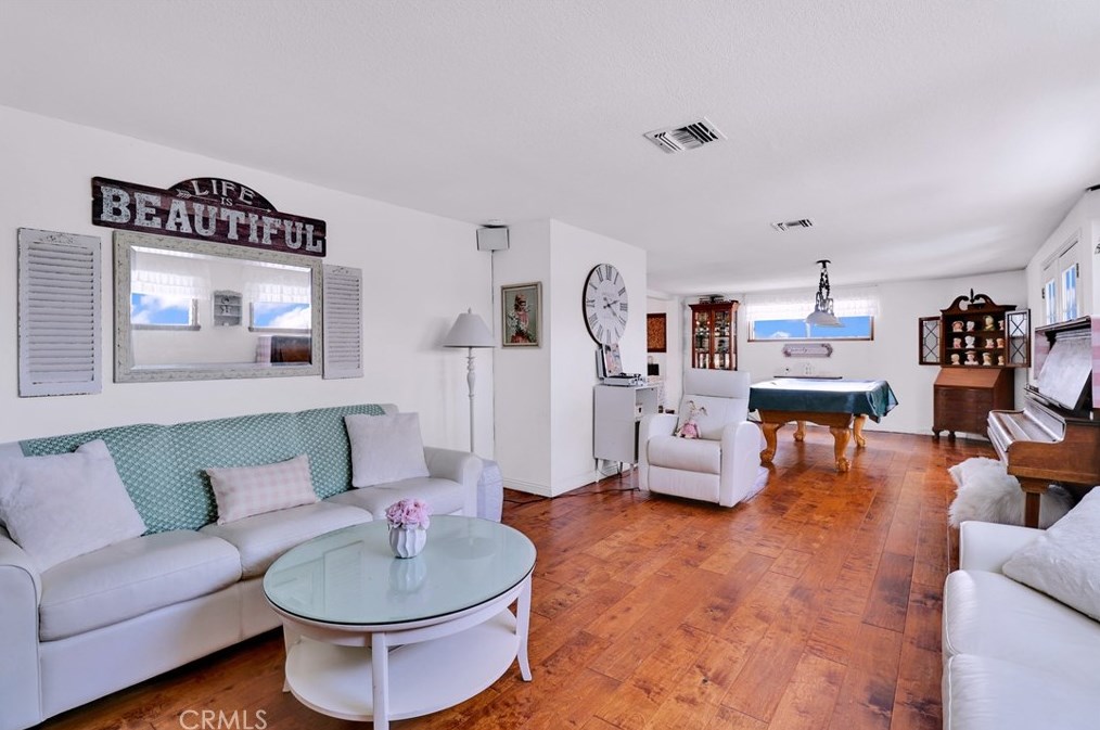 2929 Petaluma Ave, Long Beach CA  90815-1616 exterior