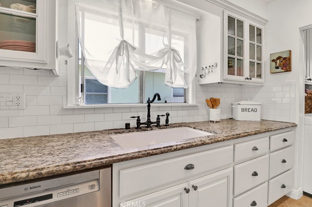 2929 Petaluma Ave, Long Beach CA  90815-1616 exterior