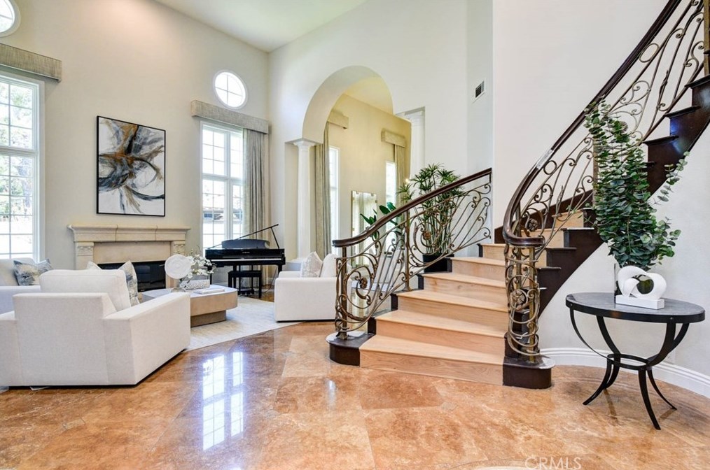 12370 Fairbanks Dr, Tustin, CA 92782-1144