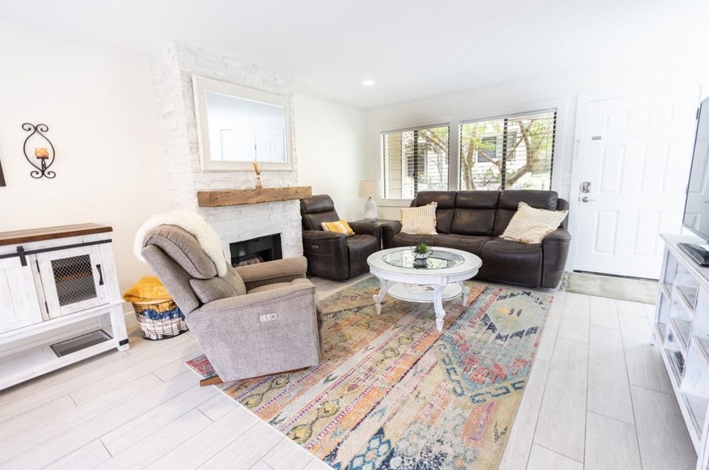 40 Seabird Ct, Newport Beach, CA 92663-2109
