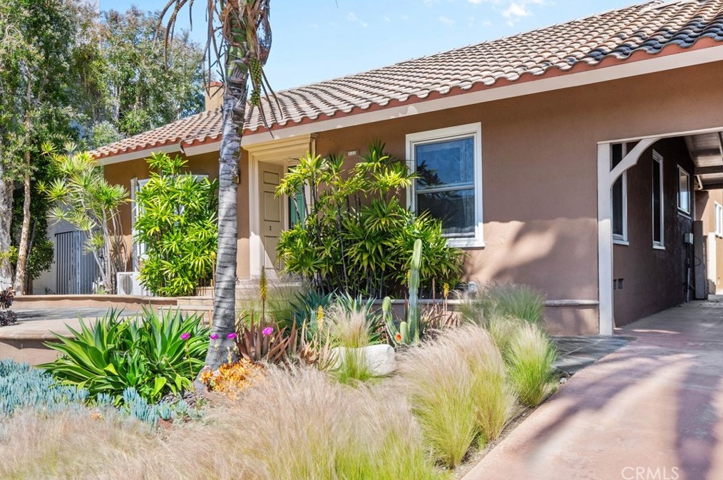 244 Belmont Ave, Long Beach, CA 90803-1517