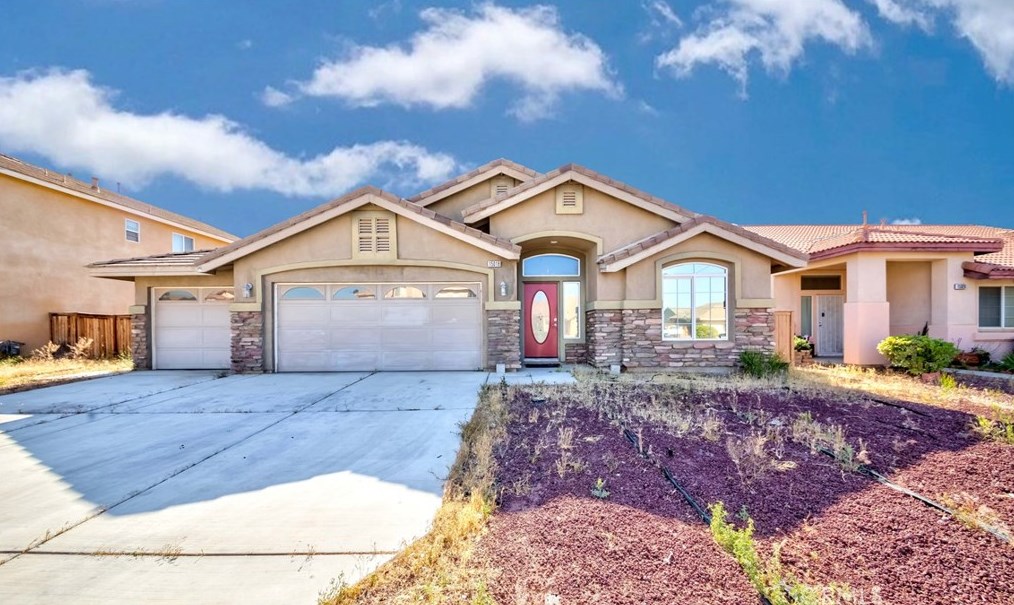 15018 Christopher St, El Mirage, CA 92301-6159