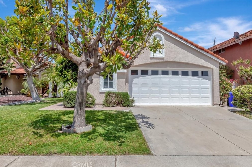 7519 Honeysuckle St, Fontana, CA 92336-1627