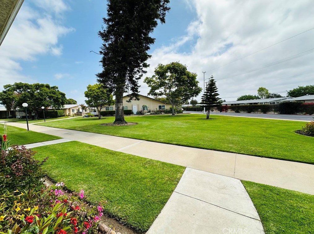 1401 Golden Rain Rd, Seal Beach, CA 90740-4811
