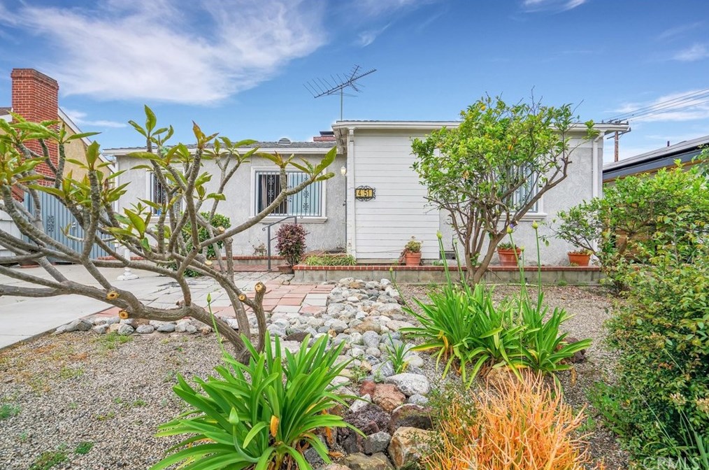 4251 Gundry Ave, Long Beach, CA 90807-3056