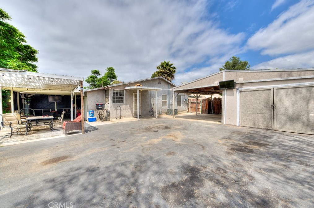 10232 Keller Ave, Riverside CA 92503-2202 exterior