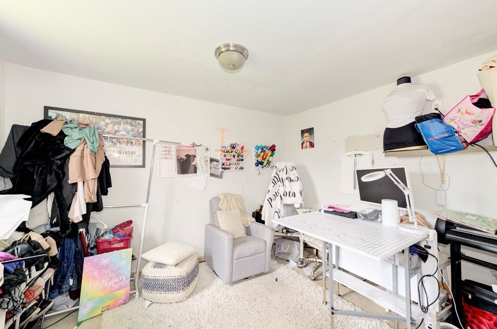 10232 Keller Ave, Riverside CA 92503-2202 exterior