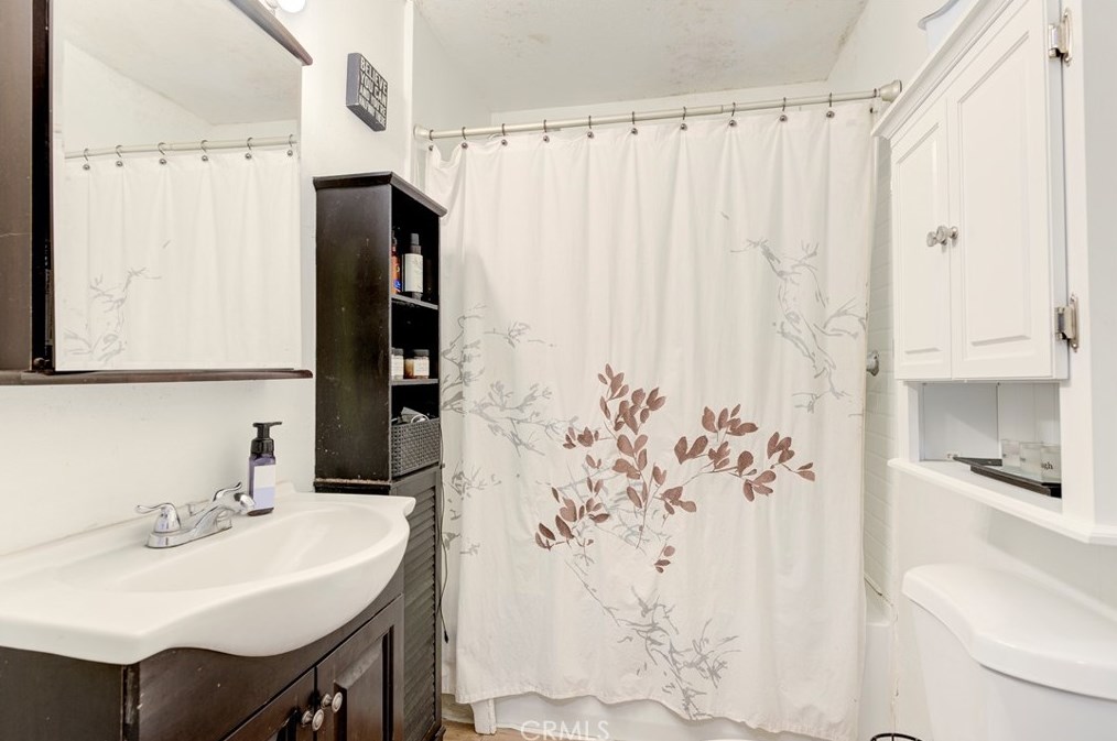 10232 Keller Ave, Riverside CA 92503-2202 exterior