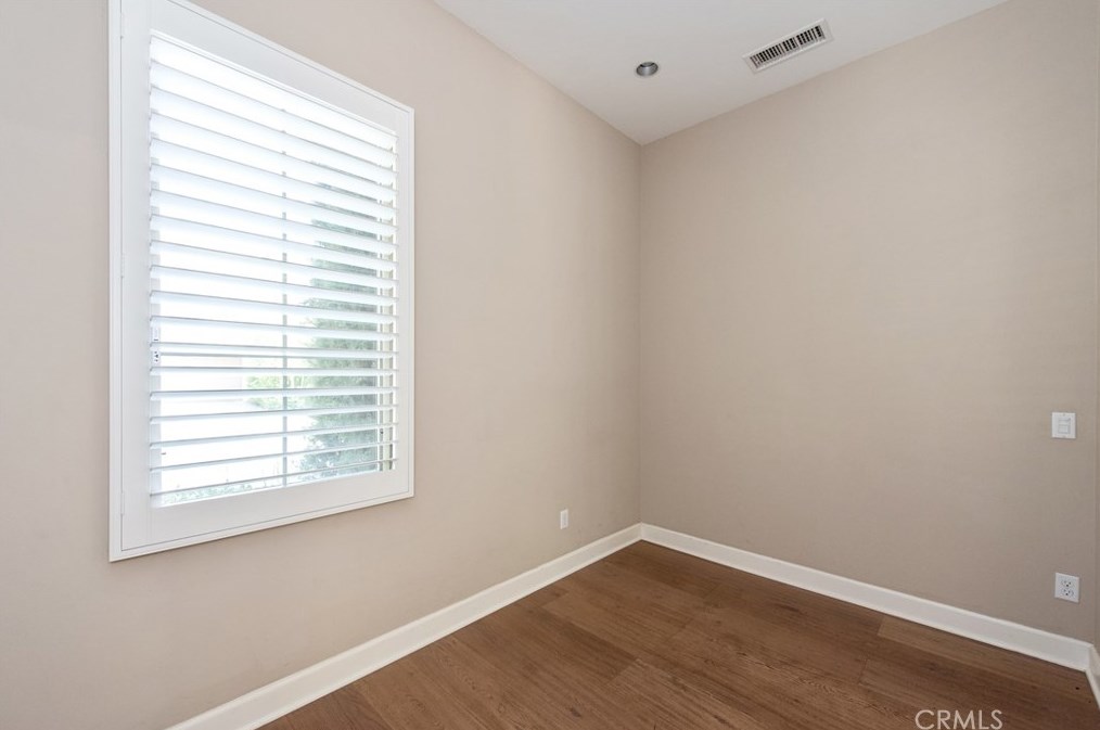 61 Thornapple, Irvine CA  92620-3337 exterior