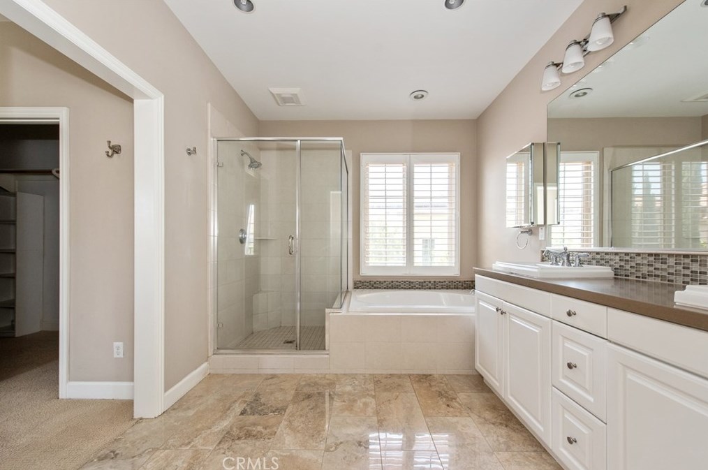 61 Thornapple, Irvine CA  92620-3337 exterior