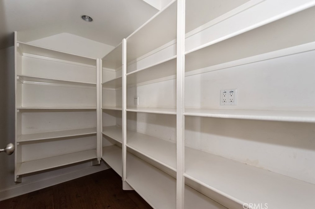 61 Thornapple, Irvine CA  92620-3337 exterior