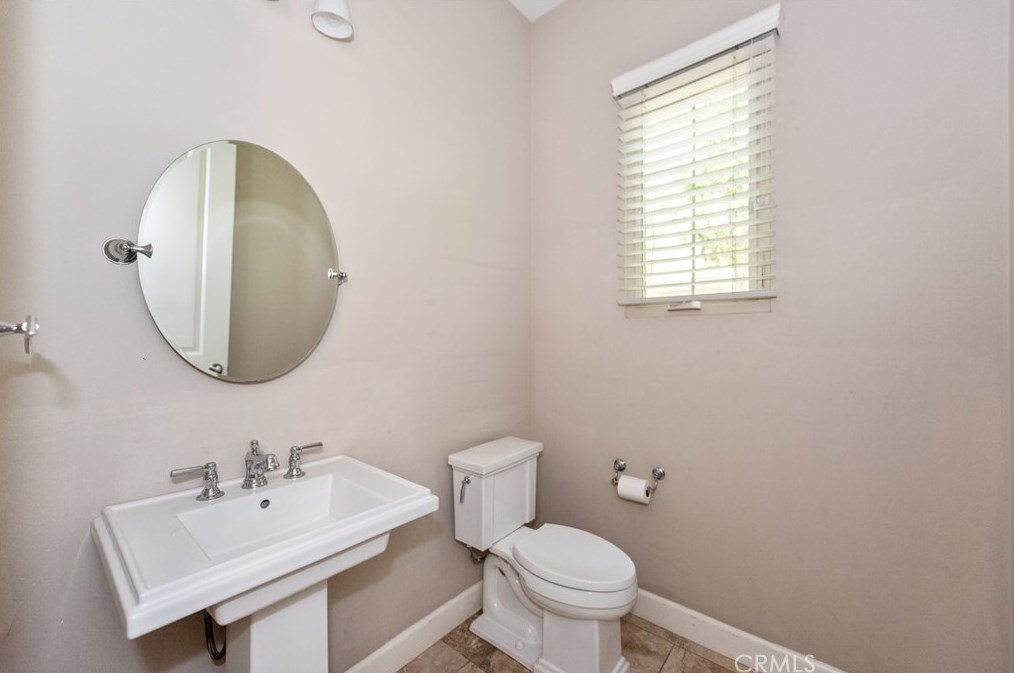 61 Thornapple, Irvine CA  92620-3337 exterior