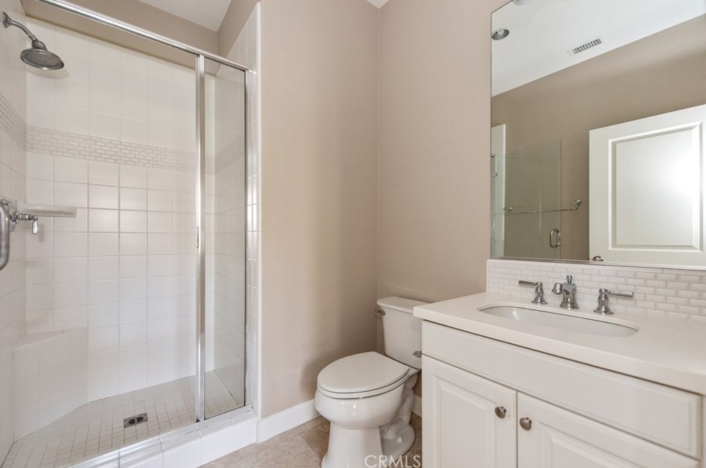 61 Thornapple, Irvine CA  92620-3337 exterior