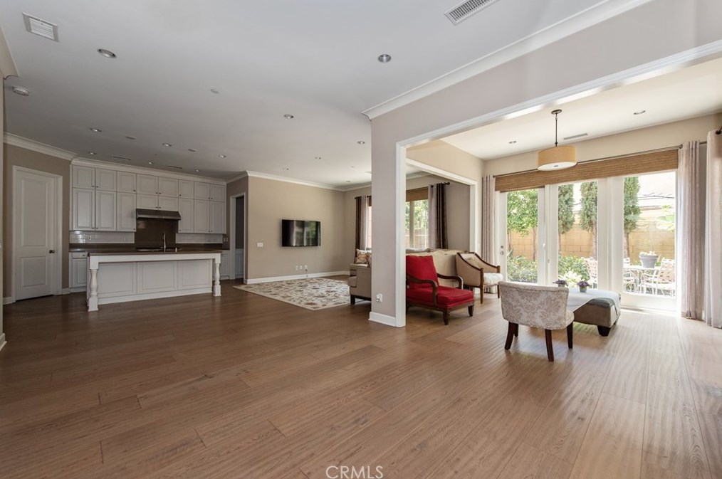 61 Thornapple, Irvine CA  92620-3337 exterior
