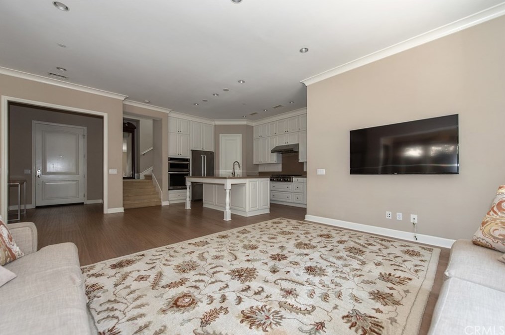 61 Thornapple, Irvine CA  92620-3337 exterior