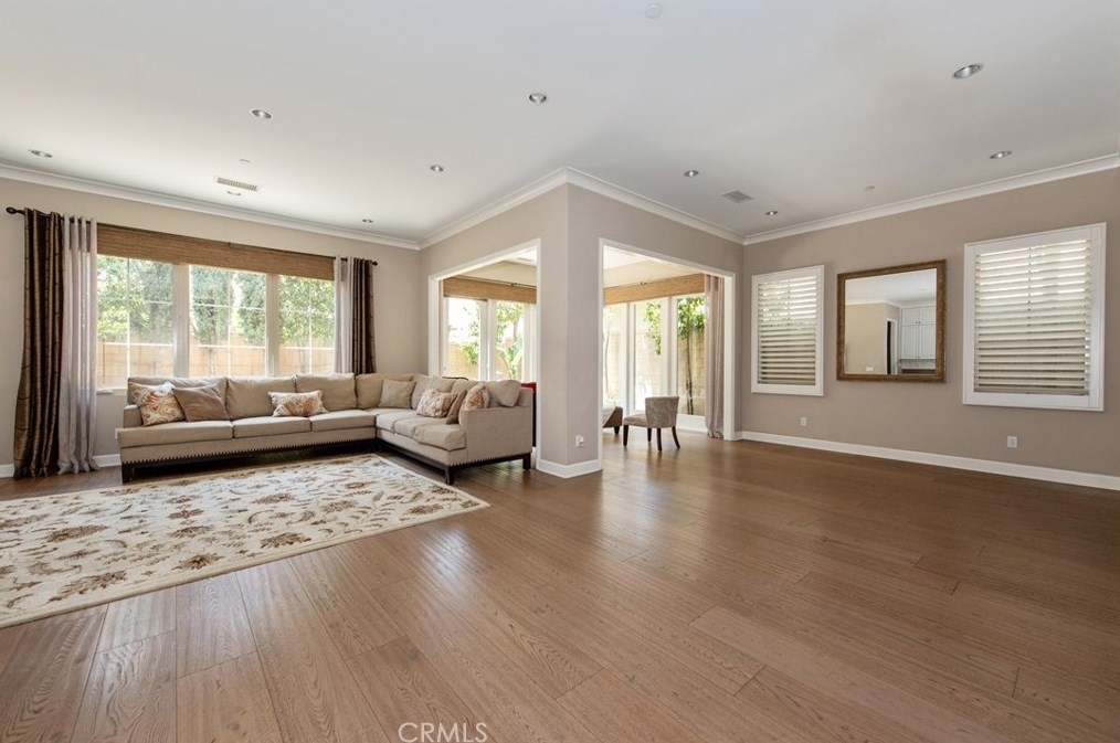 61 Thornapple, Irvine CA  92620-3337 exterior