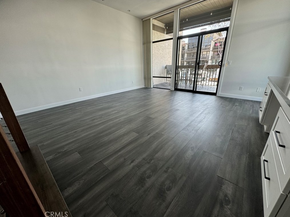 7137 Marina Pacifica Dr, Long Beach CA  90803-7008 exterior