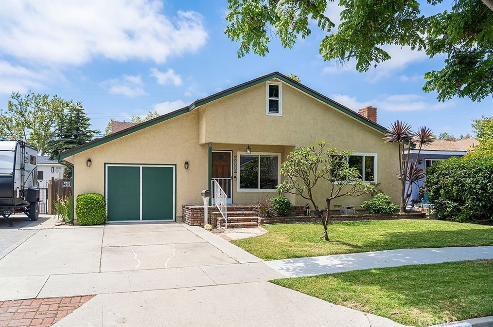 2935 Ostrom Ave, Long Beach, CA 90815-1608
