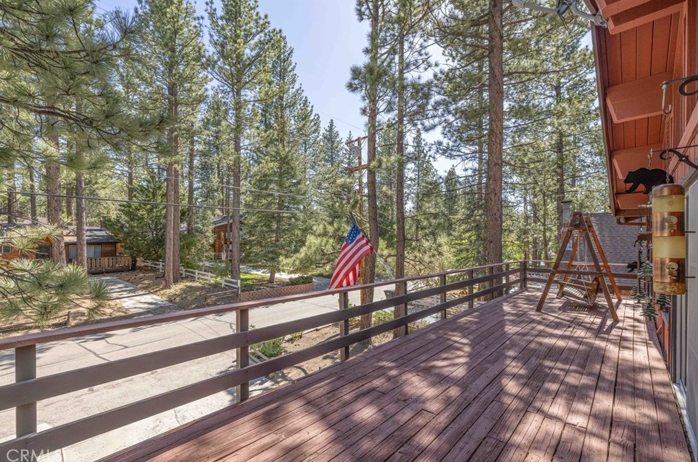 913 Mtn Ln, Big Bear City CA  92314-9110 exterior