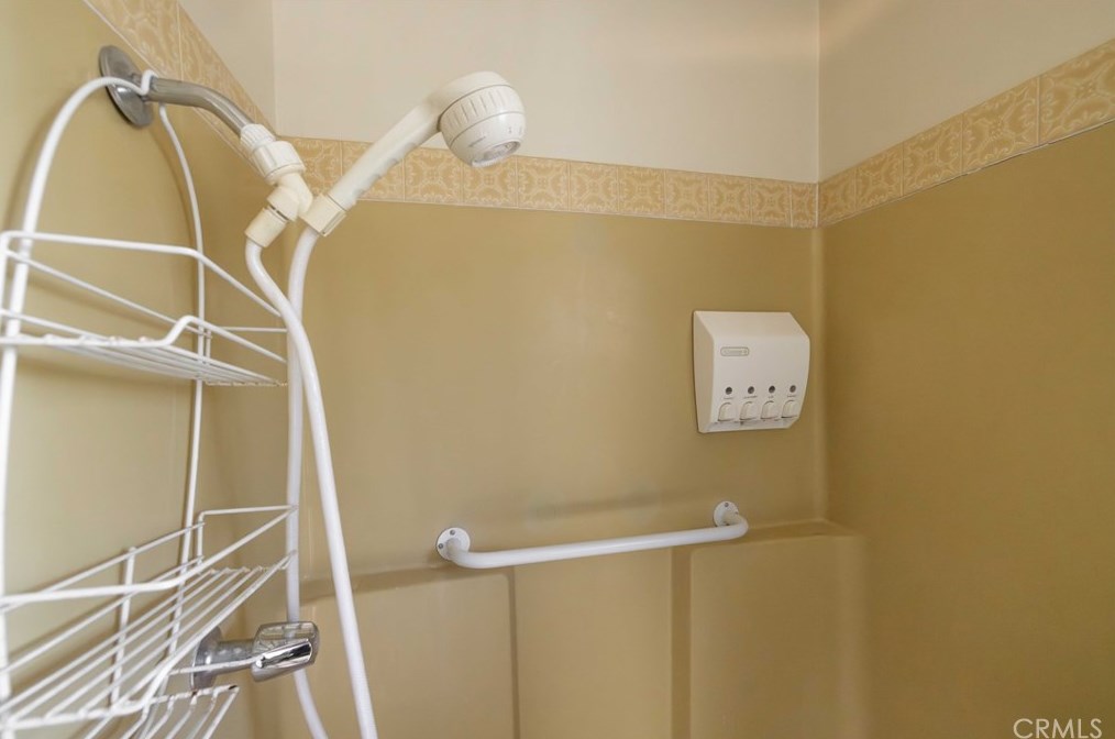 913 Mtn Ln, Big Bear City CA  92314-9110 exterior