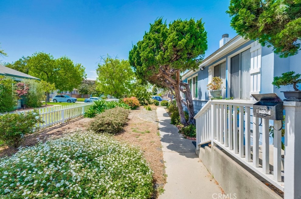 4134 Jacinto Way, Long Beach CA  90815-2633 exterior