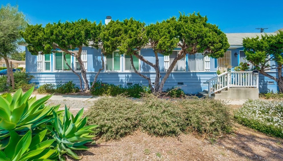 4134 Jacinto Way, Long Beach CA  90815-2633 exterior