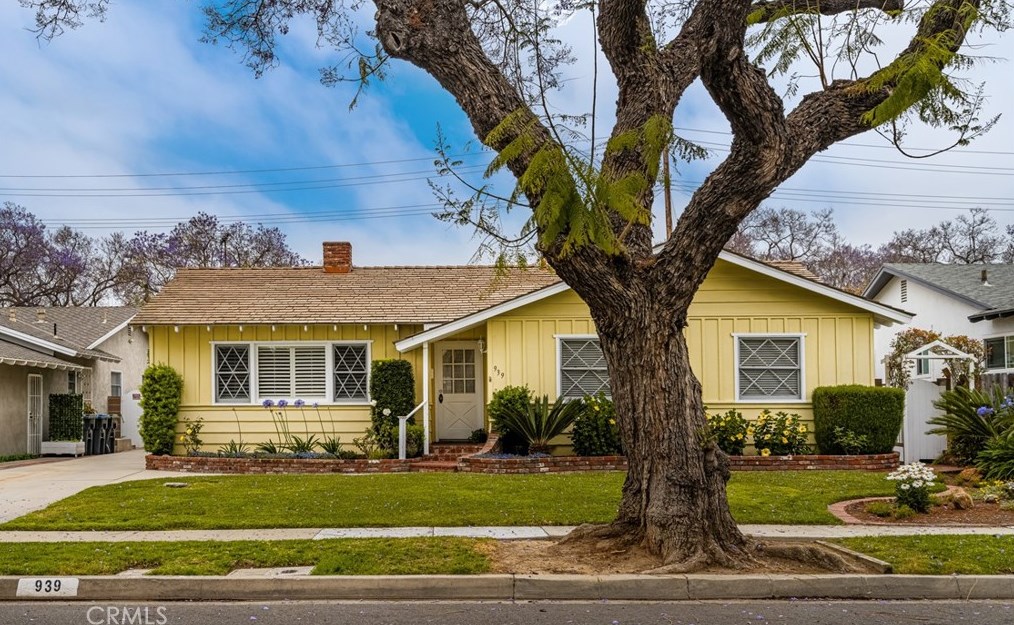 939 Orange Rd, Santa Ana, CA 92706-1139