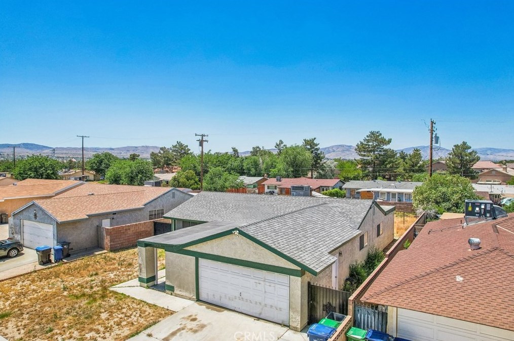 37253 Mahonia Ave, Palmdale CA  93552-4540 exterior