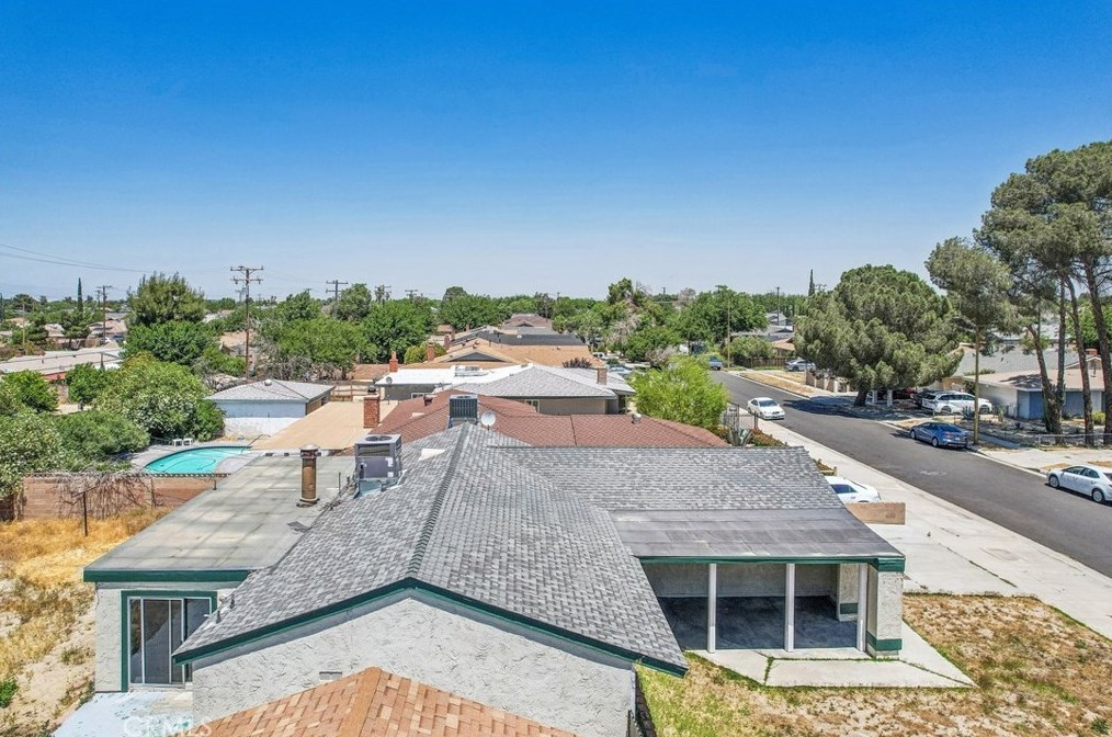 37253 Mahonia Ave, Palmdale CA  93552-4540 exterior