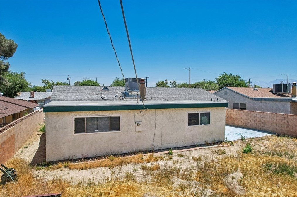 37253 Mahonia Ave, Palmdale CA  93552-4540 exterior
