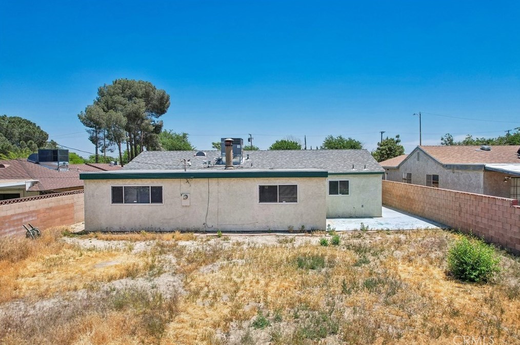 37253 Mahonia Ave, Palmdale CA  93552-4540 exterior