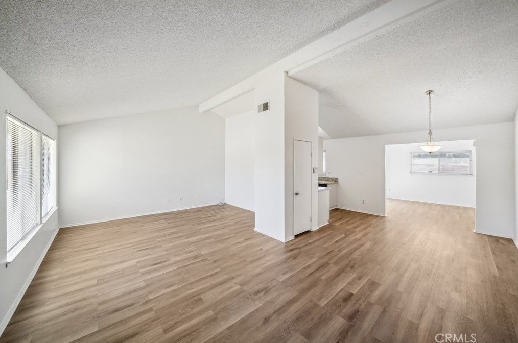 37253 Mahonia Ave, Palmdale CA  93552-4540 exterior