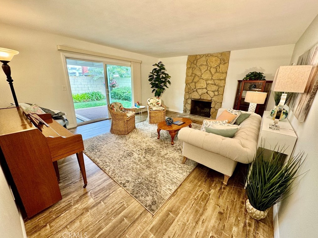 21112 Shepherd Ln, Huntington Beach, CA 92646-7063