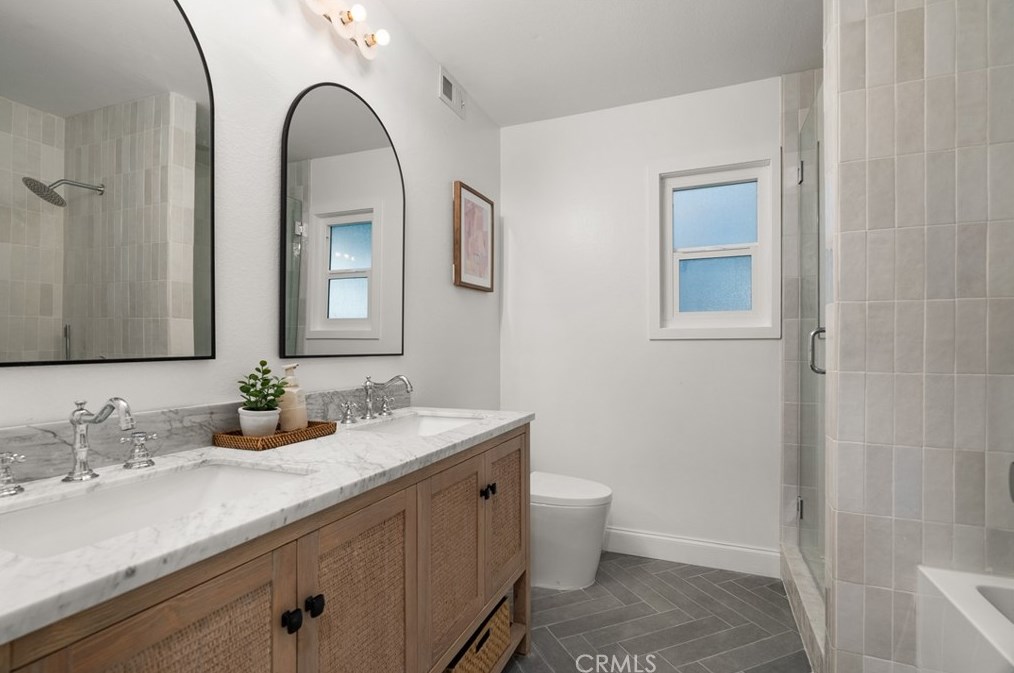 2112 Wellington Ave, Santa Ana CA  92701-3183 exterior