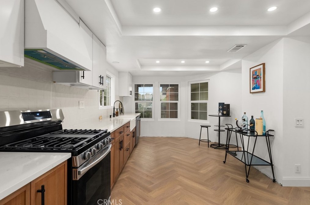 2112 Wellington Ave, Santa Ana CA  92701-3183 exterior