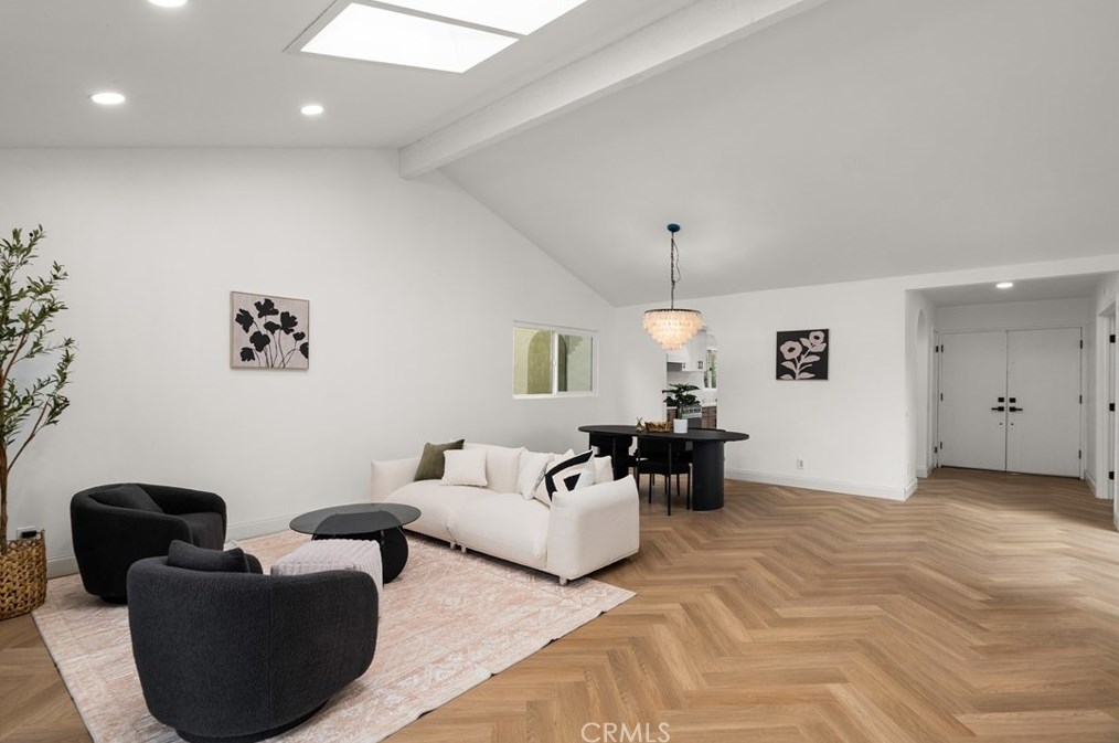 2112 Wellington Ave, Santa Ana CA  92701-3183 exterior