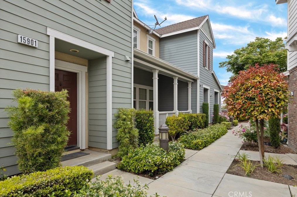 15901 Fountain Ln, Chino, CA 91708-9316