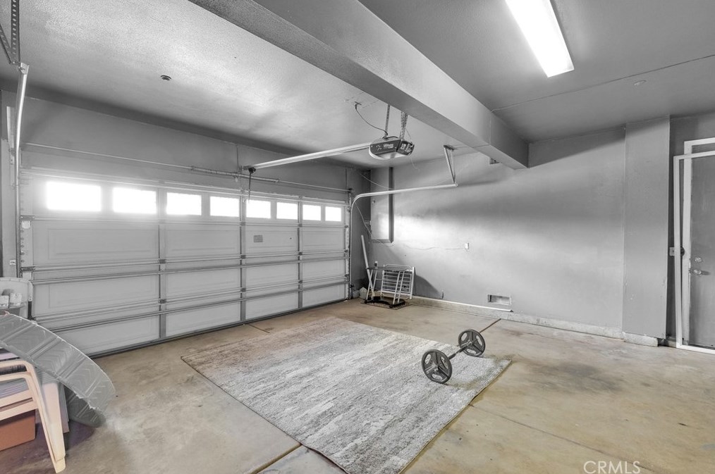16517 Gala Ave, Fontana CA  92337-1525 exterior