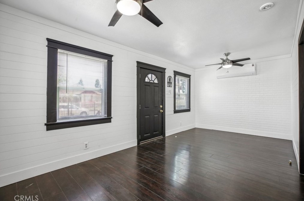 849 94th St, Los Angeles CA  90044-4701 exterior
